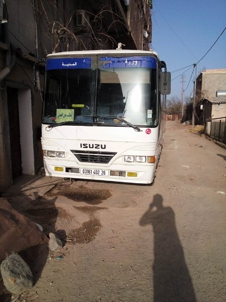 حافلة isuzu